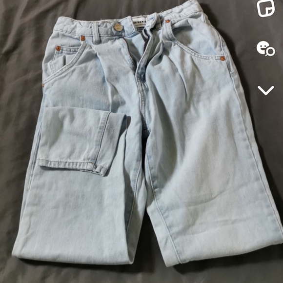 jeans - Picture 1 of 3